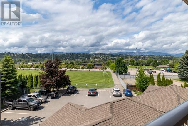 305 - 3570 Woodsdale Road, Condo with 3 bedrooms, 2 bathrooms and 1 parking in Lake Country BC | Image 26