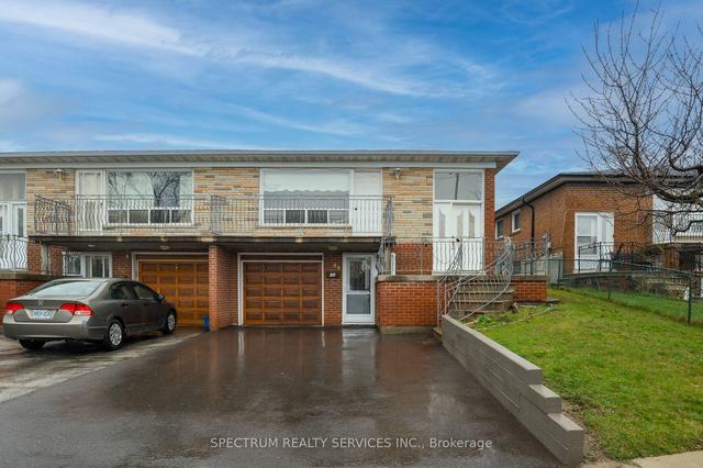 88 Dellbrook Cres, House semidetached with 3 bedrooms, 2 bathrooms and 4 parking in Toronto ON | Image 1