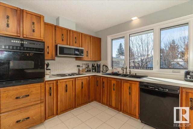 8433 14 Av Nw, House detached with 4 bedrooms, 3 bathrooms and 4 parking in Edmonton AB | Image 12
