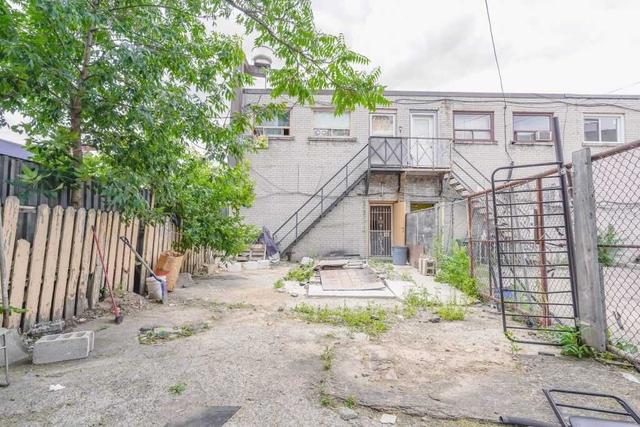 477 Oakwood Ave, Condo with 3 bedrooms, 2 bathrooms and 2 parking in Toronto ON | Image 7