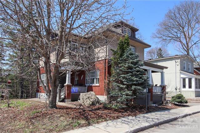 28 Gwynne Avenue, House detached with 5 bedrooms, 1 bathrooms and 5 parking in Ottawa ON | Image 4