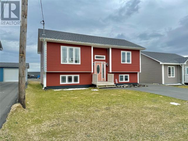 26 Bare Mountain Road, House detached with 3 bedrooms, 1 bathrooms and null parking in Clarenville NL | Image 2