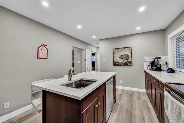 300 Westmount Road E, House detached with 4 bedrooms, 2 bathrooms and 8 parking in Kitchener ON | Image 4