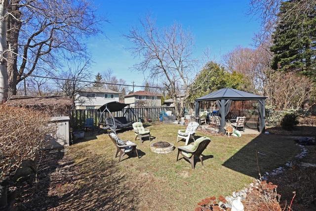 18 Madras Cres, House detached with 3 bedrooms, 2 bathrooms and 5 parking in Toronto ON | Image 24