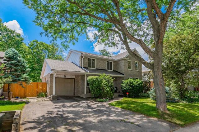 32 Shadybrook Cres, House detached with 3 bedrooms, 3 bathrooms and 3 parking in Guelph ON | Image 23