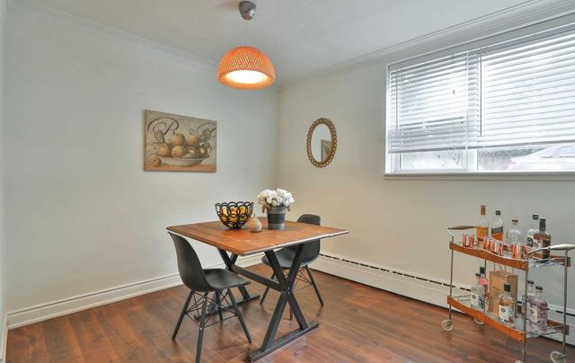 104 - 2054 Courtland Dr, Condo with 2 bedrooms, 1 bathrooms and 1 parking in Burlington ON | Image 3
