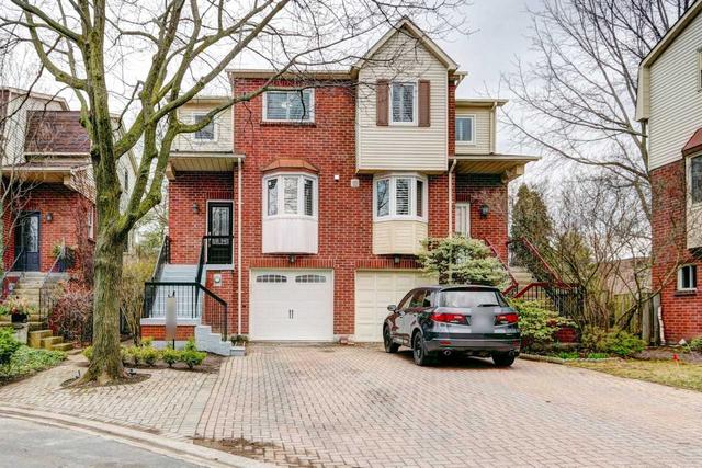 16 Normandy Pl, House semidetached with 3 bedrooms, 3 bathrooms and 2 parking in Oakville ON | Image 1