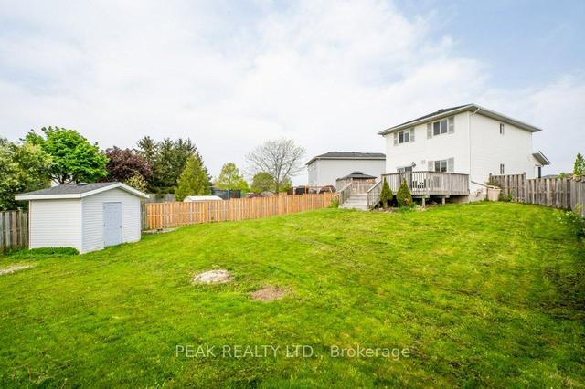 32 White Sands Crt, House detached with 3 bedrooms, 2 bathrooms and 3 parking in Kitchener ON | Image 26