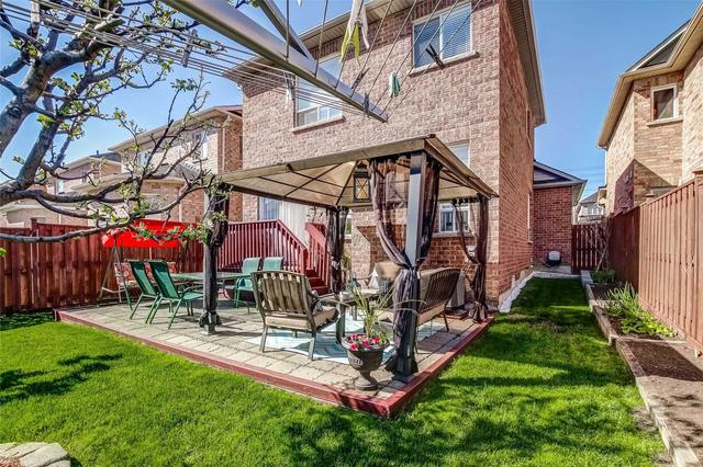 27 Village Lake Cres, House detached with 3 bedrooms, 4 bathrooms and 6 parking in Brampton ON | Image 32