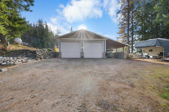 15001 Anderson Road, House detached with 4 bedrooms, 3 bathrooms and null parking in Central Kootenay A BC | Image 60