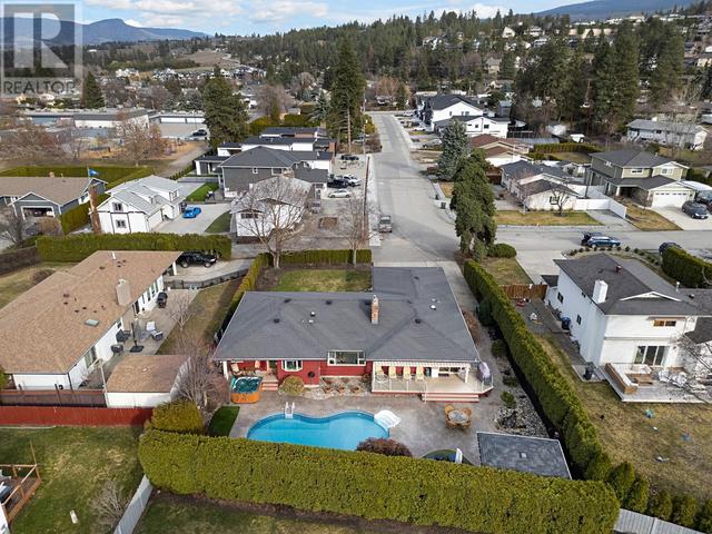 4360 Bray Street, House detached with 3 bedrooms, 2 bathrooms and 2 parking in Kelowna BC | Image 57