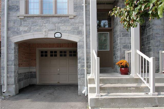 7202 Triumph Lane, Townhouse with 3 bedrooms, 4 bathrooms and 2 parking in Mississauga ON | Image 2