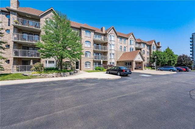 e405 - 216 Plains Road W, Condo with 2 bedrooms, 2 bathrooms and 2 parking in Burlington ON | Image 3