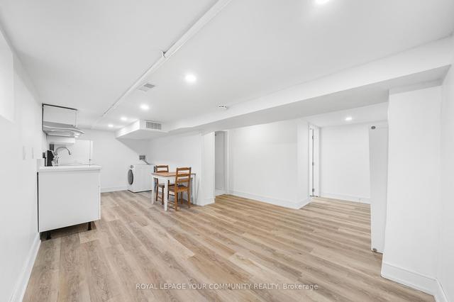 70 Fifth St, House detached with 2 bedrooms, 3 bathrooms and 1 parking in Toronto ON | Image 25