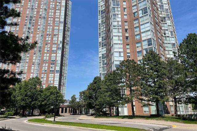 311 - 5 Concorde Pl, Condo with 2 bedrooms, 2 bathrooms and 1 parking in Toronto ON | Image 1