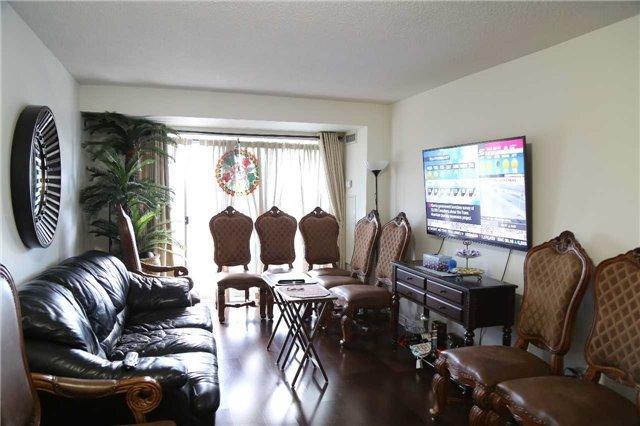 1002 - 8 Mondeo Dr, Condo with 2 bedrooms, 2 bathrooms and 2 parking in Toronto ON | Image 4