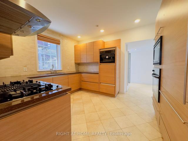 72 Glengowan Rd, House detached with 5 bedrooms, 5 bathrooms and 3 parking in Toronto ON | Image 27
