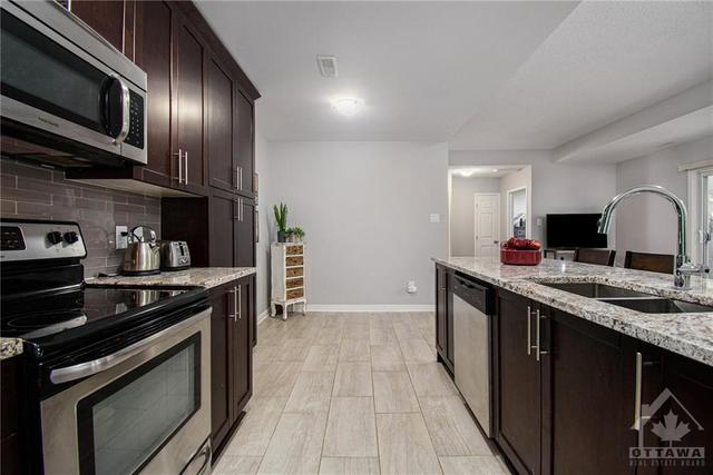 50 Sternes Private, House attached with 2 bedrooms, 1 bathrooms and 1 parking in Ottawa ON | Image 8
