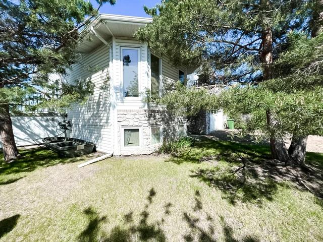 10126 98 Ave, House detached with 4 bedrooms, 2 bathrooms and 4 parking in Mackenzie County AB | Image 25