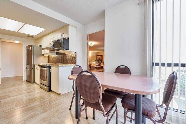 605 - 3 Concorde Pl, Condo with 2 bedrooms, 3 bathrooms and 1 parking in Toronto ON | Image 4