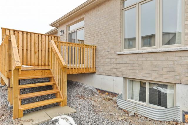 94 Athabaska Dr, House attached with 2 bedrooms, 3 bathrooms and 4 parking in Belleville ON | Image 16