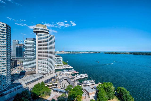 2413 - 33 Harbour Sq, Condo with 1 bedrooms, 1 bathrooms and 1 parking in Toronto ON | Image 10