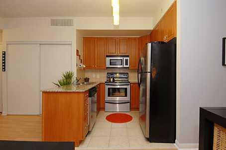 th19 - 88 Carr St, Townhouse with 2 bedrooms, 2 bathrooms and 1 parking in Toronto ON | Image 4