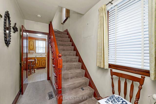 30 Yarrow Rd, House semidetached with 3 bedrooms, 1 bathrooms and 3 parking in Toronto ON | Image 4