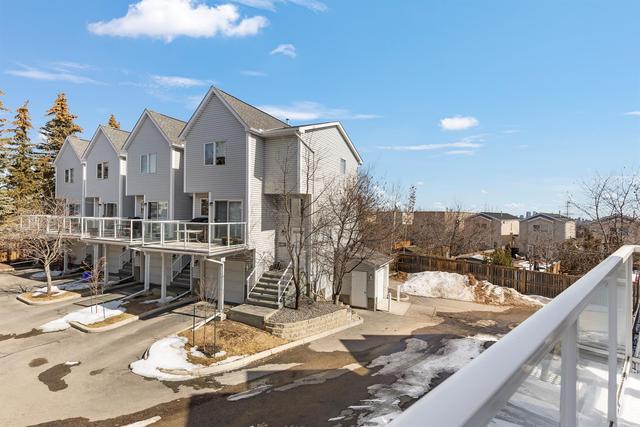 18 Stradwick Rise Sw, Home with 4 bedrooms, 2 bathrooms and 4 parking in Calgary AB | Image 40