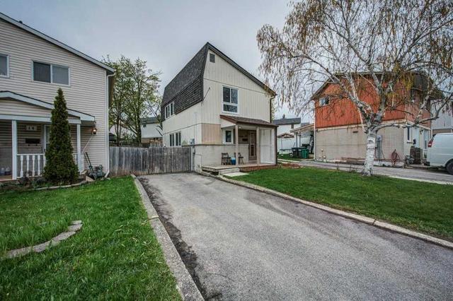 15 Grand Rapids Sq, House detached with 3 bedrooms, 2 bathrooms and 2 parking in Brampton ON | Image 12