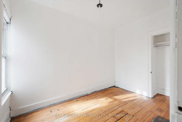 457 Queen St E, House attached with 4 bedrooms, 2 bathrooms and 0 parking in Toronto ON | Image 6