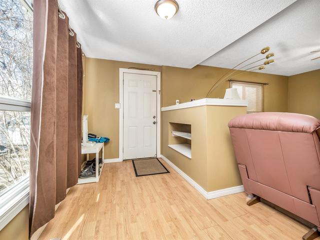 2217 17 Street, House detached with 2 bedrooms, 1 bathrooms and 4 parking in Lethbridge County AB | Image 5
