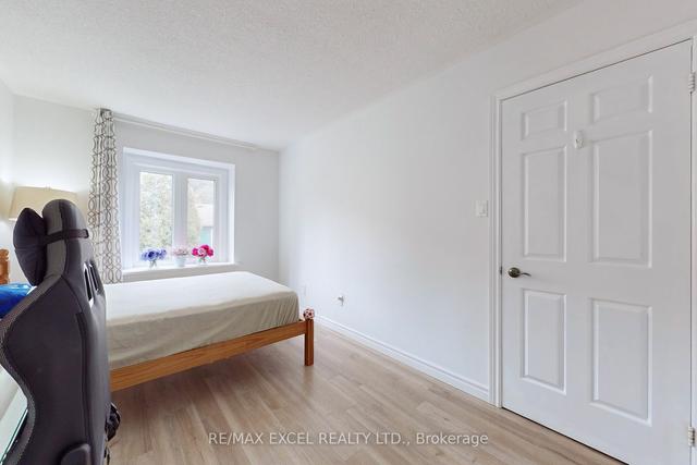 566 Sandhurst Circ, Townhouse with 3 bedrooms, 2 bathrooms and 2 parking in Toronto ON | Image 20