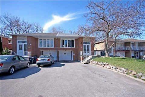 84 Picola Crt, House semidetached with 4 bedrooms, 3 bathrooms and 4 parking in Toronto ON | Image 1