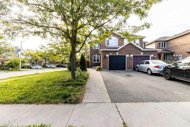 81 Townley Cres, House semidetached with 3 bedrooms, 3 bathrooms and 4 parking in Brampton ON | Image 1