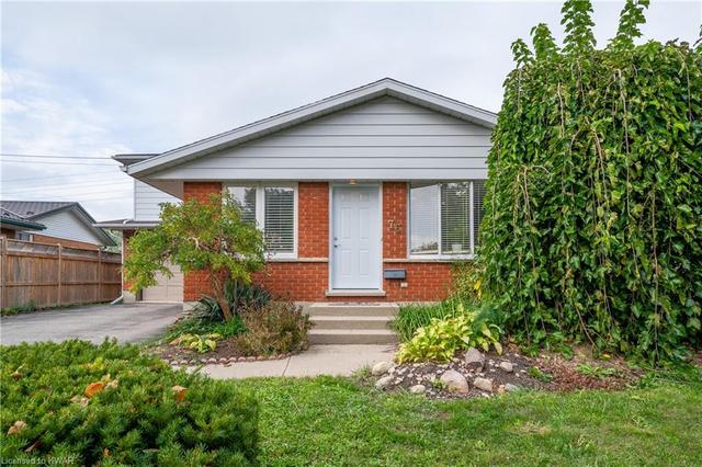 76 Dunsmere Drive, House detached with 4 bedrooms, 3 bathrooms and 6 parking in Kitchener ON | Image 3