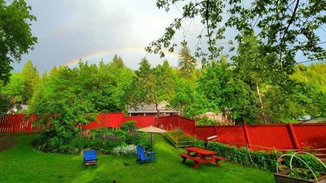 318 Lake Avenue, House detached with 2 bedrooms, 1 bathrooms and null parking in Silverton BC | Image 4