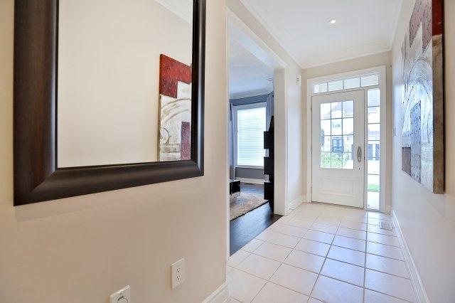 3207 Stocksbridge Ave, House detached with 3 bedrooms, 3 bathrooms and 2 parking in Oakville ON | Image 2