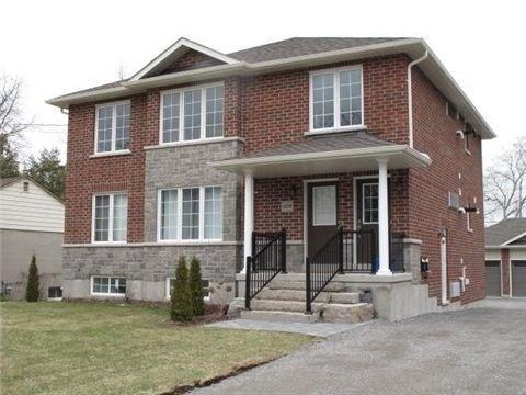 1 main - 409 Perry St, House detached with 3 bedrooms, 2 bathrooms and 1 parking in Whitby ON | Image 1