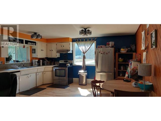 926 North Grant Road, House detached with 2 bedrooms, 1 bathrooms and null parking in Central Coast D BC | Image 10