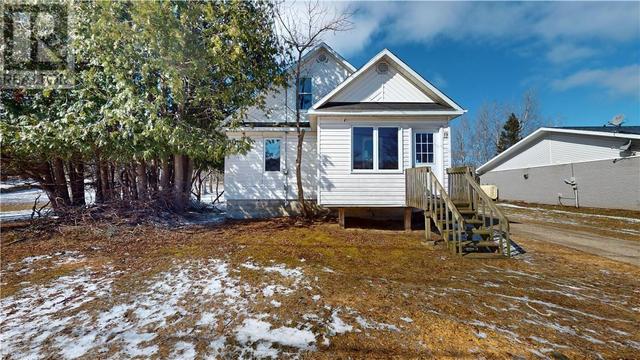 19 Gore Street, House detached with 3 bedrooms, 1 bathrooms and null parking in Gore Bay ON | Image 6