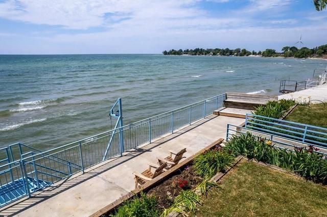 2592 Lakeshore Road, House detached with 4 bedrooms, 1 bathrooms and 4 parking in Haldimand County ON | Image 3