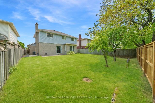 29 Bascary Cres, House detached with 4 bedrooms, 3 bathrooms and 6 parking in St. Catharines ON | Image 19