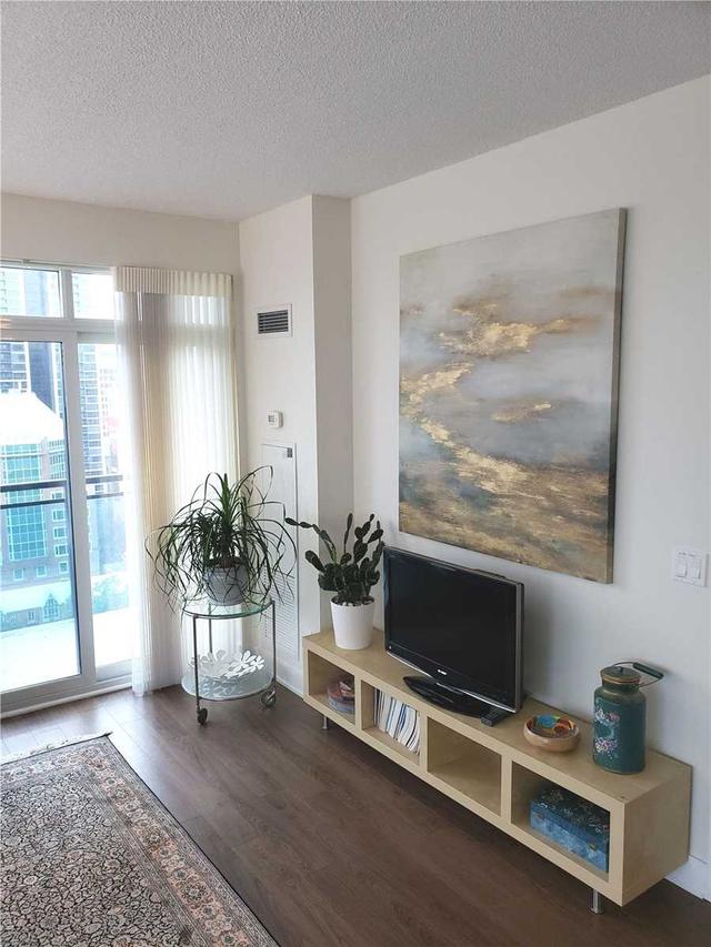 1706 - 28 Linden St, Condo with 2 bedrooms, 2 bathrooms and 1 parking in Toronto ON | Image 21