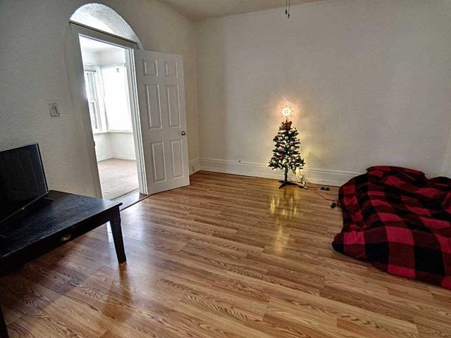 29 Peel St, House detached with 3 bedrooms, 4 bathrooms and 5 parking in Barrie ON | Image 10