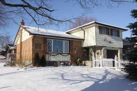 228 Trent St, House detached with 3 bedrooms, 2 bathrooms and 4 parking in Oshawa ON | Image 2