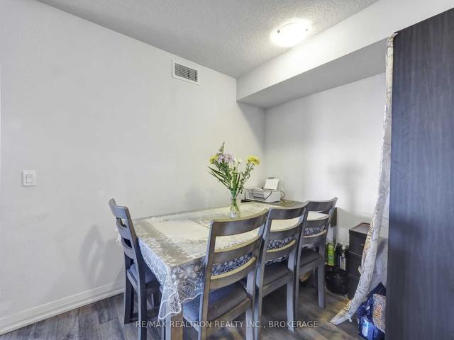 1505 - 30 Meadowglen Pl, Condo with 2 bedrooms, 2 bathrooms and 1 parking in Toronto ON | Image 3