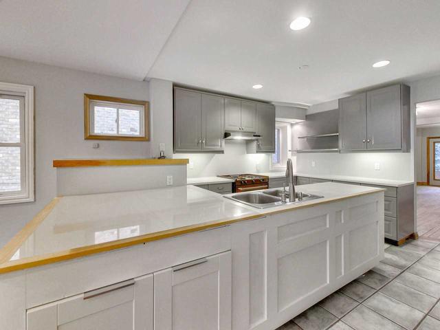 258 Erskine Ave, House detached with 4 bedrooms, 3 bathrooms and 5 parking in Toronto ON | Image 5