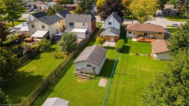 1963 6th Avenue E, House detached with 2 bedrooms, 1 bathrooms and 4 parking in Owen Sound ON | Image 15