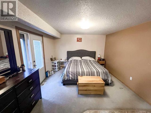 9006 101 Street, House detached with 6 bedrooms, 3 bathrooms and 8 parking in Mackenzie County AB | Image 11